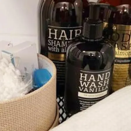 Modern With Free Parking & Sauna *