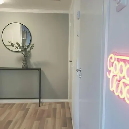 Lejlighed Modern With Free Parking & Sauna