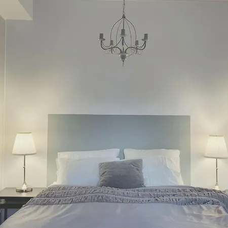 Modern With Free Parking & Sauna アパート *